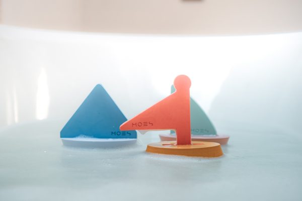 Moes - Floating Boats